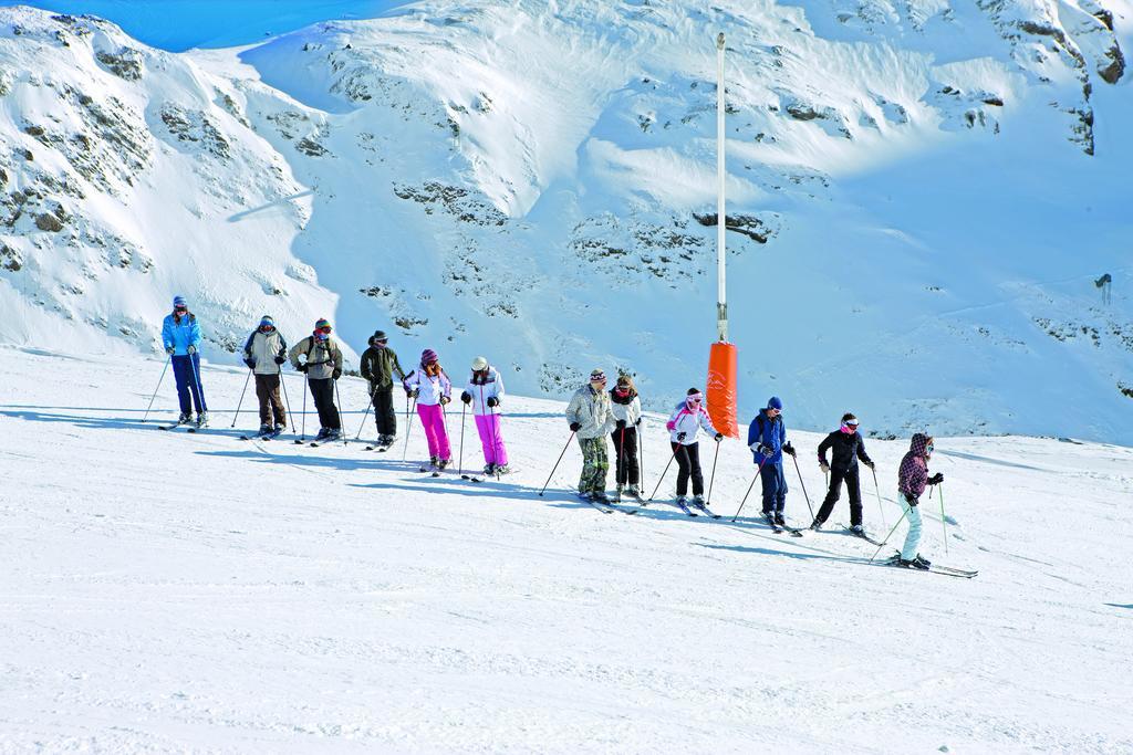 Hotel Club Mmv Les Bergers **** Alpe d'Huez Eksteriør bilde