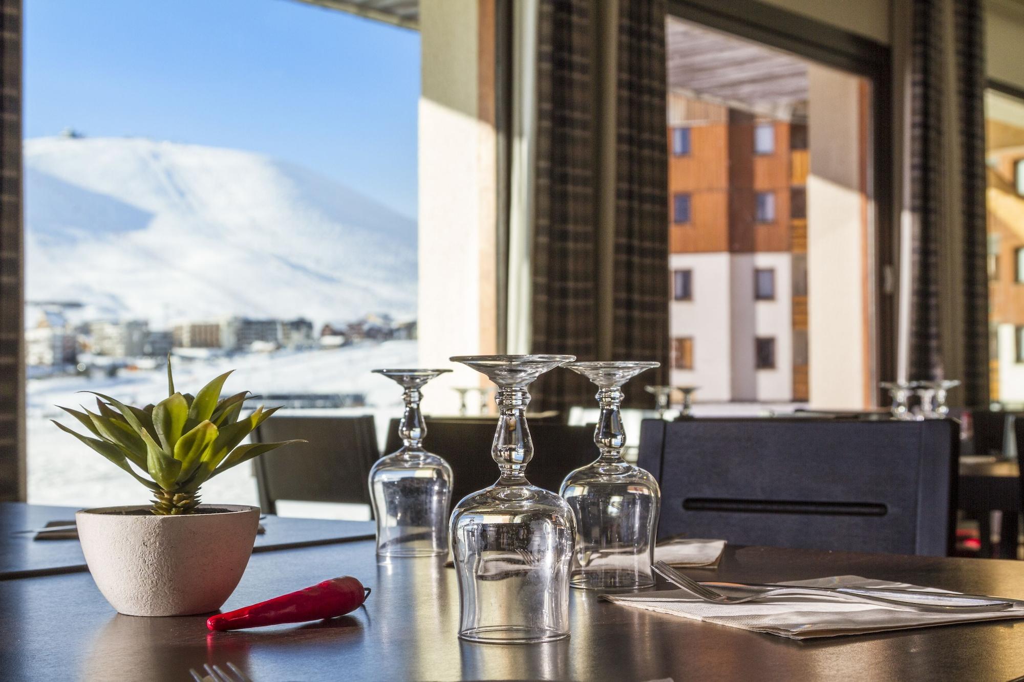 Hotel Club Mmv Les Bergers **** Alpe d'Huez Eksteriør bilde