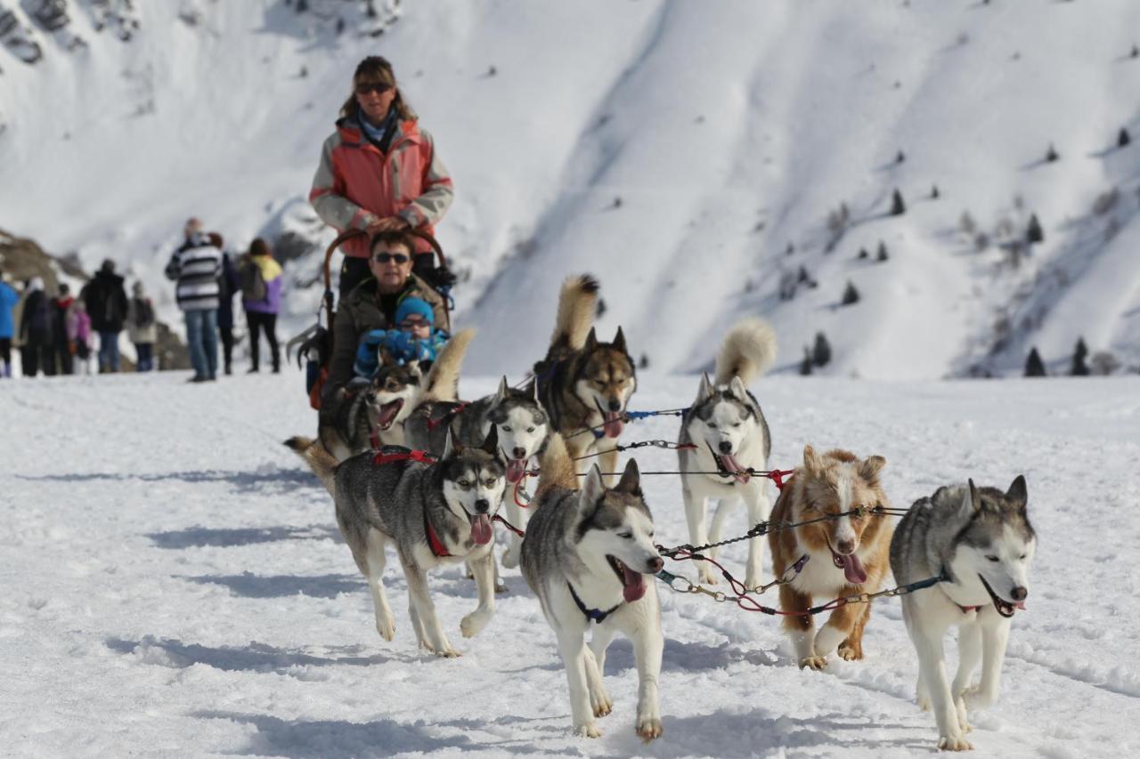 Hotel Club Mmv Les Bergers **** Alpe d'Huez Eksteriør bilde